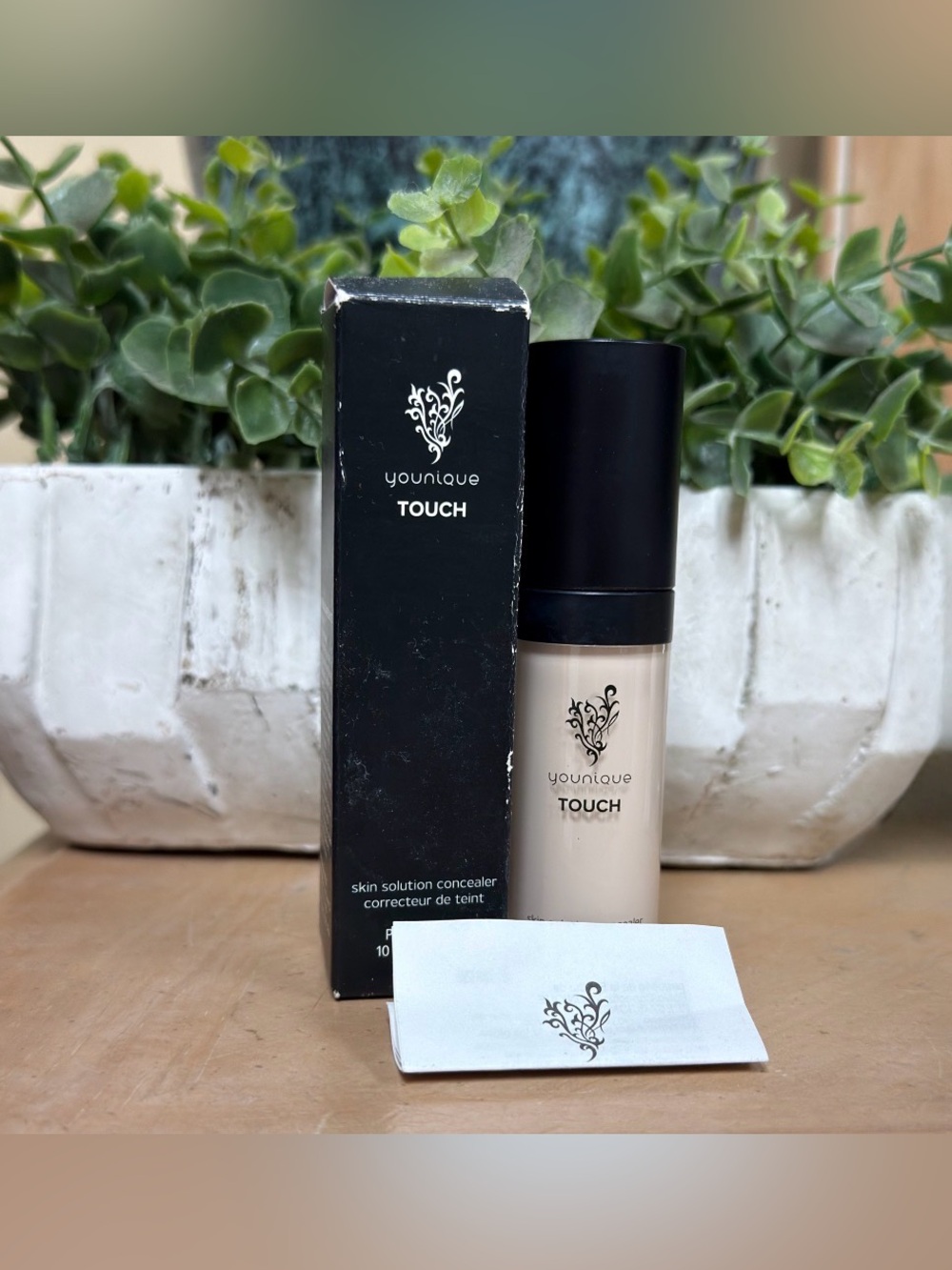 YOUNIQUE TOUCH Skin Solution Concealer Marquisette - Open Box NEW